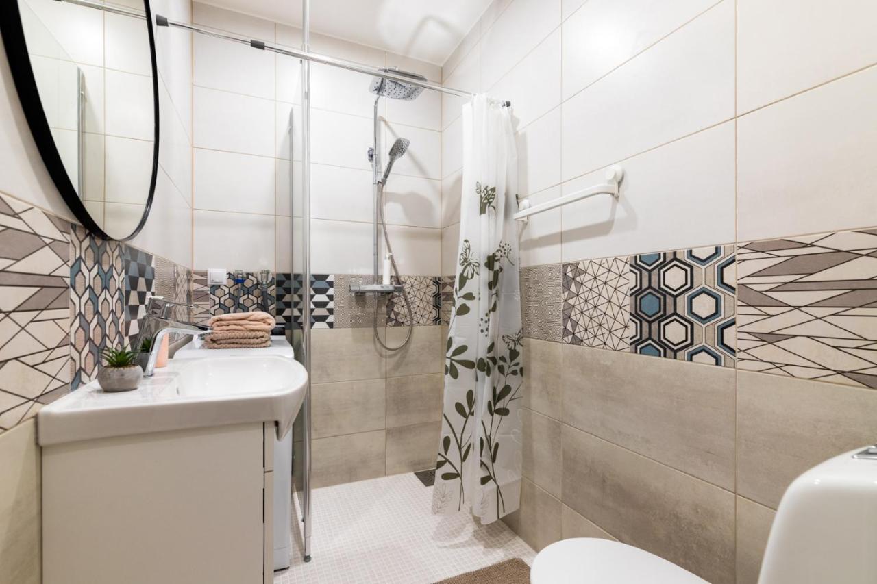 Apartament Charming 1Br In Superb Location, Free Parking & Wi-Fi Tallin Zewnętrze zdjęcie